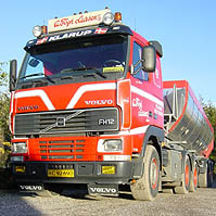  Leihan A. Fogh Larsen 
 Nrremarksvej 13, 9270 Klarup
 Tlf: 98 31 80 65 - Mobil: 22 77 15 05  
 Al kørsel udføres med 
 boogie-, tipsætte- og kranvogn, gummiged og rendegraver. 
 Udlejning af containere. 
 Snerydning. 
 Sand, grus og muld leveres fra egen grusgrav 